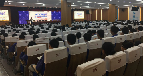 ��ѧ��ѵ��ʦ������ʦӦ����������ѧ���ڡ���ѧ������֮������