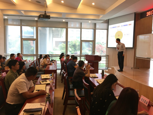 �����ѧ����֮�Ĵ��˷���ѧ������Ƶ���ع�ѧ���˷����̽���